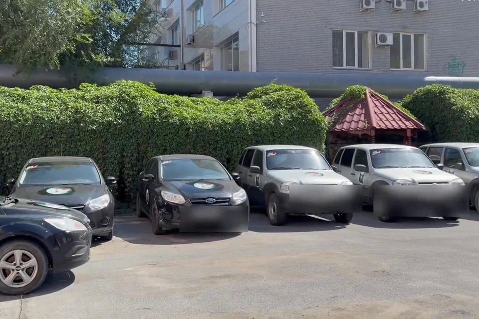 Прокуратура Курганской области через «Народный фронт» отправила на СВО 14 легковых автомобилей Прокуратура Курганской области через «Народный фронт» отправила на СВО 14 легковых автомобилей
