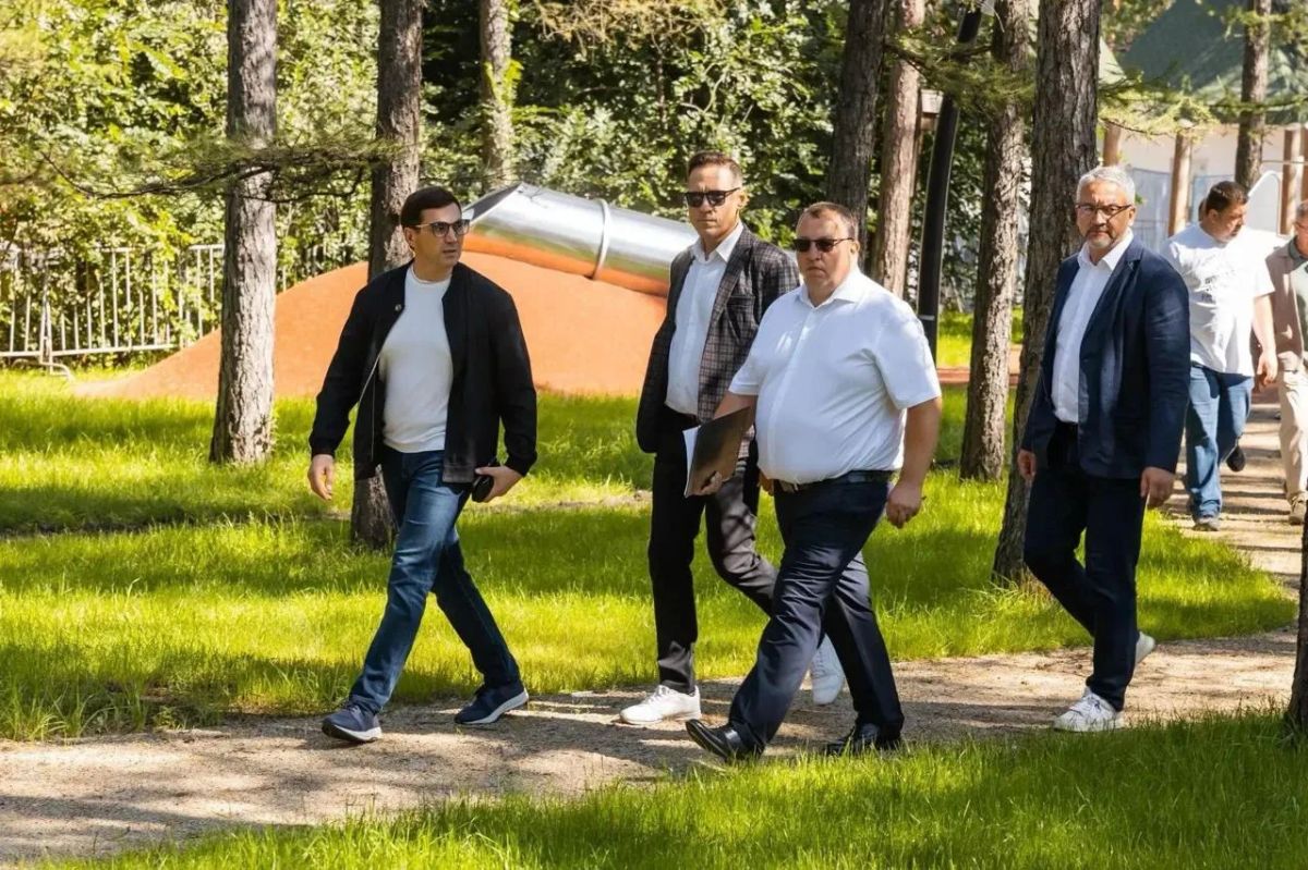 Лошкин поручил досрочно открыть обновленную площадку в парке Гагарина Лошкин поручил досрочно открыть обновленную площадку в парке Гагарина