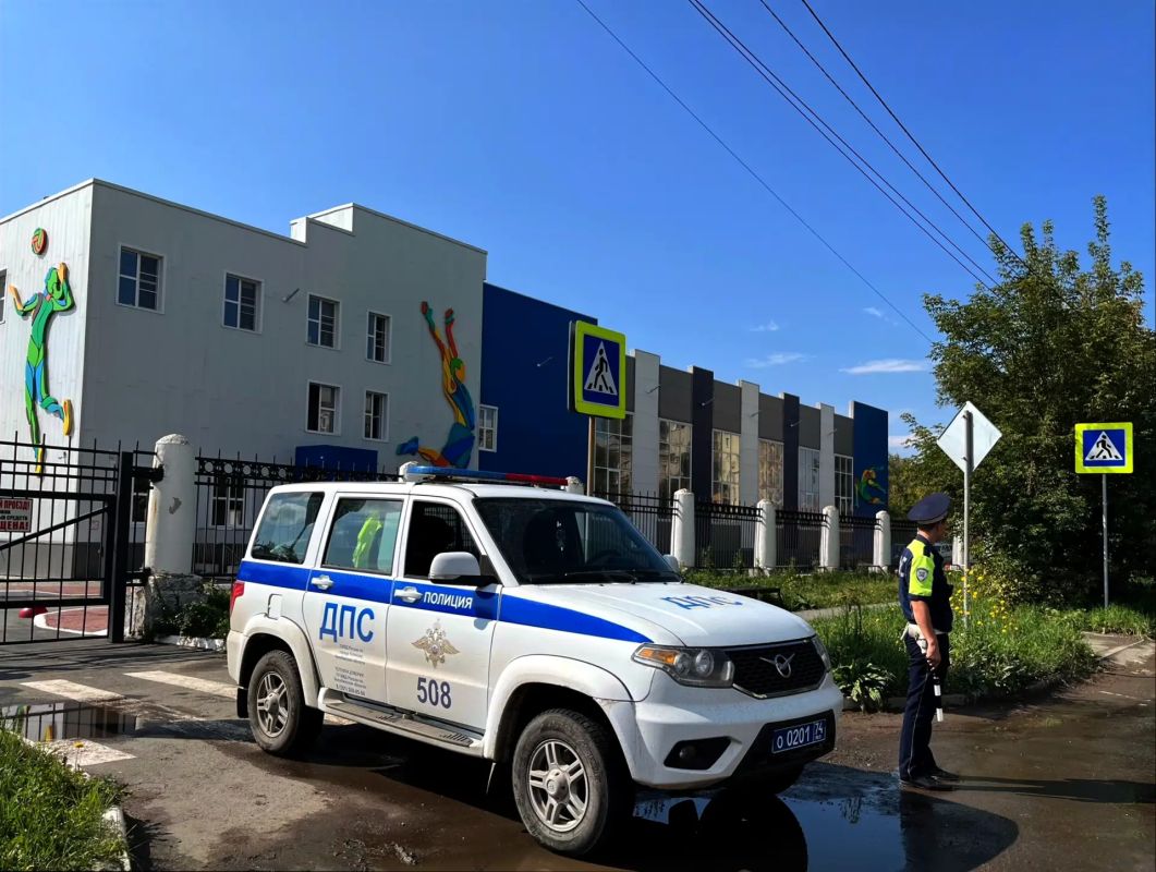 Копейские полицейские обеспечили безопасность на праздновании Дня Государственного флага Копейские полицейские обеспечили безопасность на праздновании Дня Государственного флага