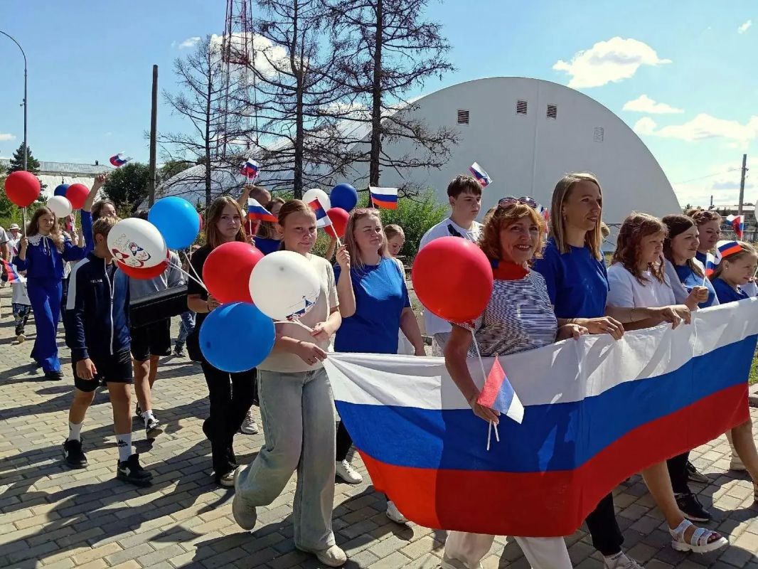 Под триколором - в одном строю! Под триколором - в одном строю!