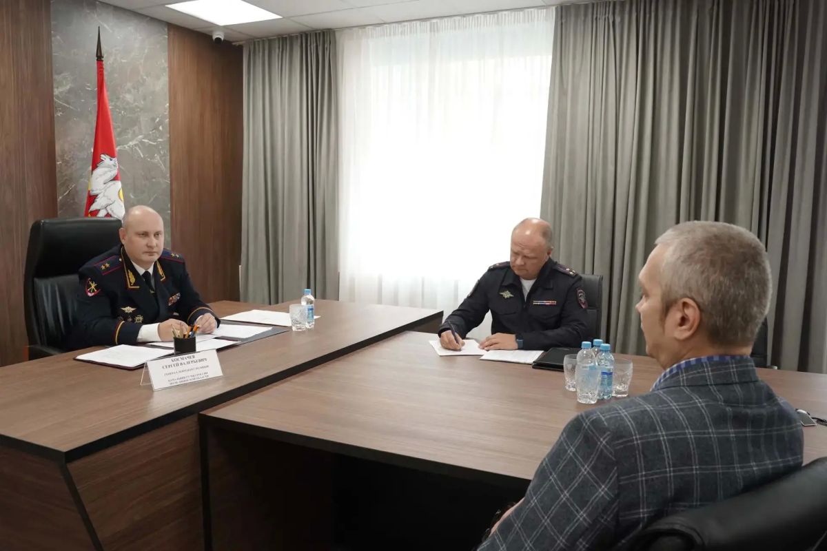 Начальник ГУ МВД России по Челябинской области провёл приём граждан в Приёмной Президента Российской Федерации Начальник ГУ МВД России по Челябинской области провёл приём граждан в Приёмной Президента Российской Федерации