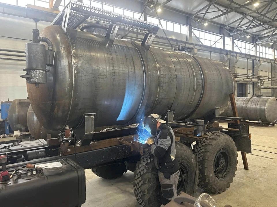 До 50 автоцистерн в месяц: новый завод по выпуску спецтехники появился в Челябинской области