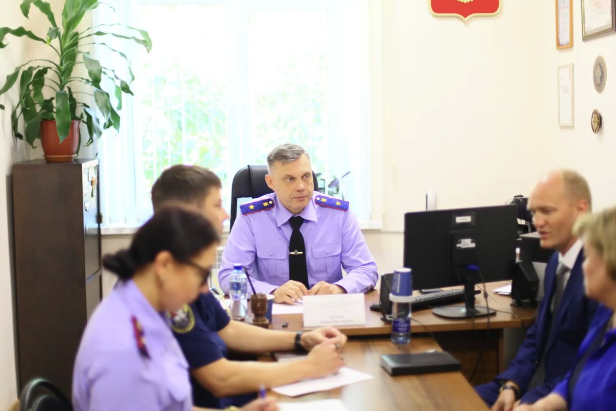 Руководителем следственного управления проведен личный прием граждан в городе Южноуральске Руководителем следственного управления проведен личный прием граждан в городе Южноуральске