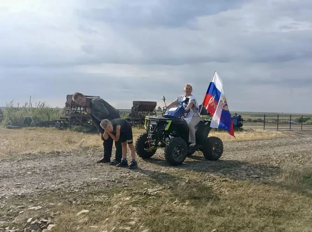 НА ЛОШАДЯХ, КВАДРОЦИКЛАХ И СКУТЕРАХ: КАК ОБХОДЧИКИ ДОБИРАЮТСЯ ДО ИЗБИРАТЕЛЕЙ НА ЛОШАДЯХ, КВАДРОЦИКЛАХ И СКУТЕРАХ: КАК ОБХОДЧИКИ ДОБИРАЮТСЯ ДО ИЗБИРАТЕЛЕЙ