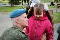 «Папа просил позаботиться о родных»: ветеран СВО проводил дочь погибшего товарища в первый класс в Челябинске