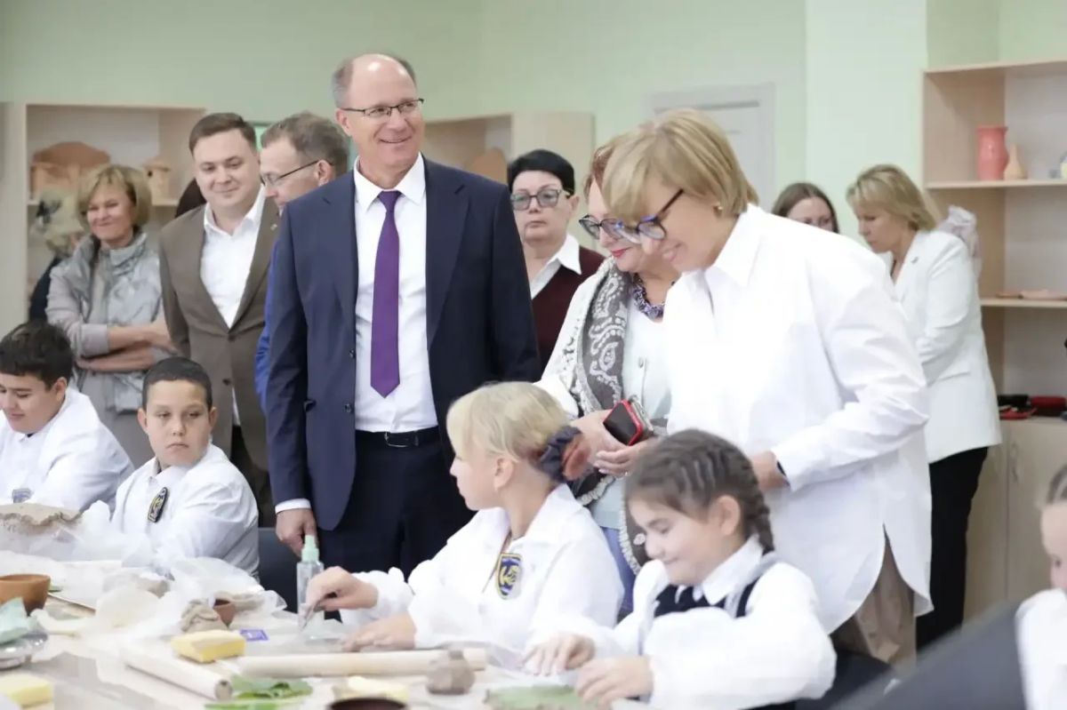 В посёлке Синий Бор открылся новый детский центр для занятий народным творчеством В посёлке Синий Бор открылся новый детский центр для занятий народным творчеством