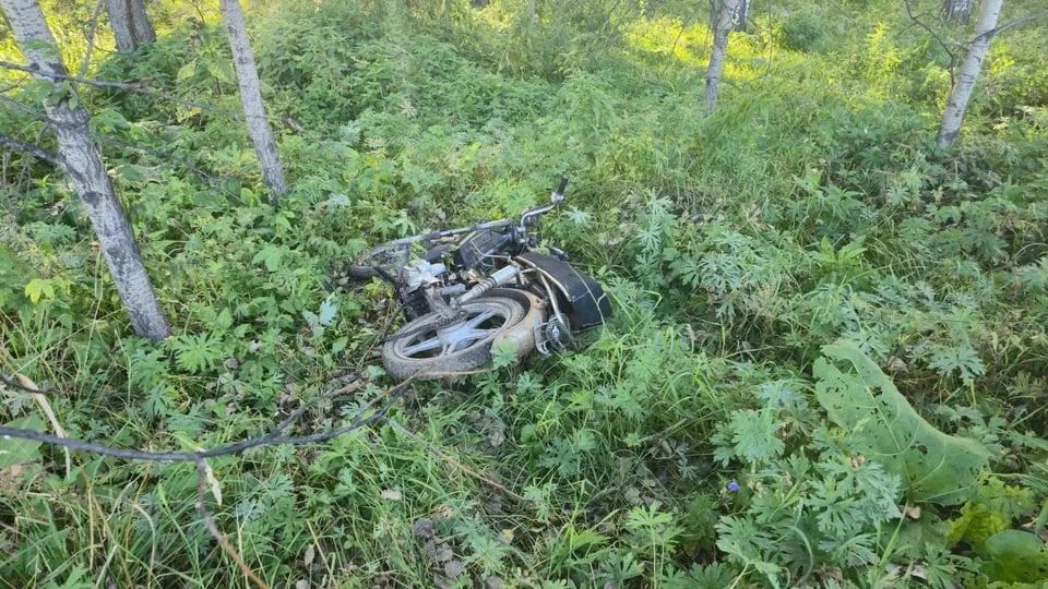 Южноуралец угнал мопед и перевернулся на нем вместе с ребенком