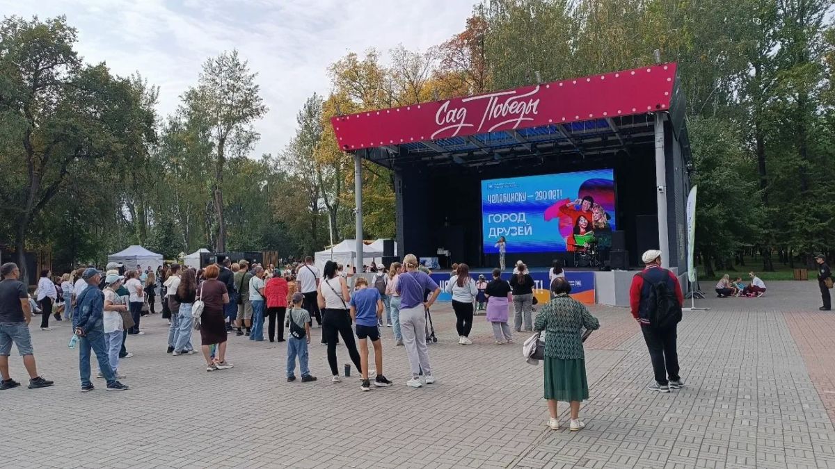 Челябинск готовится чествовать своих героев: в Саду Победы заканчиваются приготовления к презентации проекта «Человек города: 290 лиц Челябинска»
