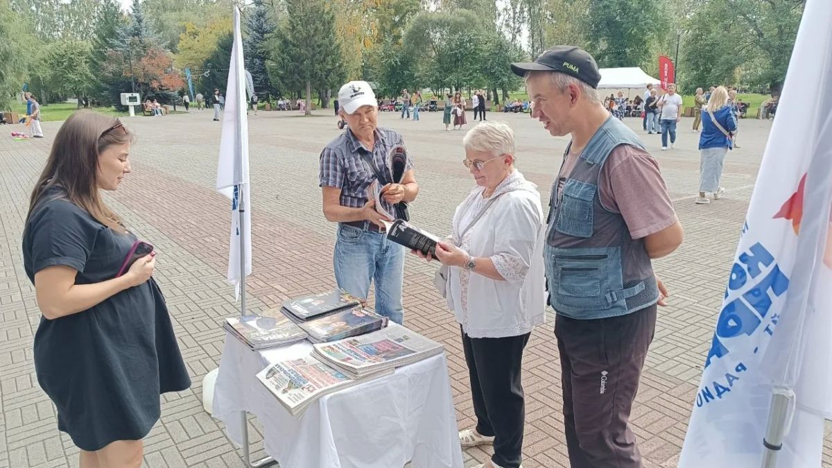 Челябинск готовится чествовать своих героев: в Саду Победы заканчиваются приготовления к презентации проекта «Человек города: 290 лиц Челябинска» Челябинск готовится чествовать своих героев: в Саду Победы заканчиваются приготовления к презентации проекта «Человек города: 290 лиц Челябинска»