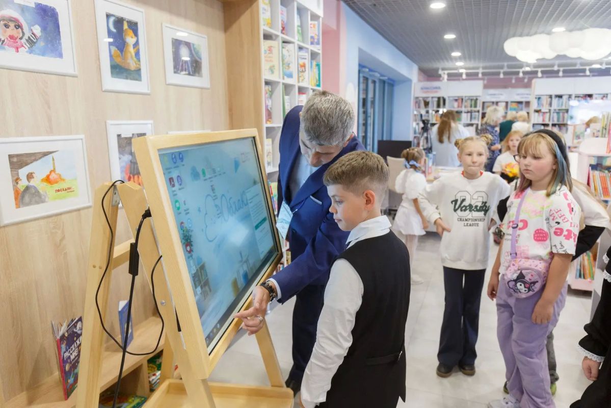 В Златоусте открылся детский культурно-просветительский центр «Облака» В Златоусте открылся детский культурно-просветительский центр «Облака»