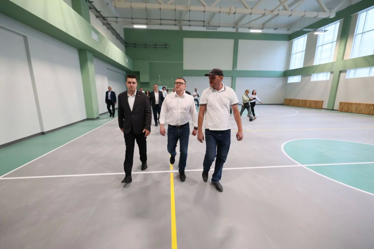 На северо-западе Челябинска губернатор проинспектировал строительство новой школы на 1100 мест, которое ведётся рамках национального проекта «Молодёжь и дети» На северо-западе Челябинска губернатор проинспектировал строительство новой школы на 1100 мест, которое ведётся рамках национального проекта «Молодёжь и дети»