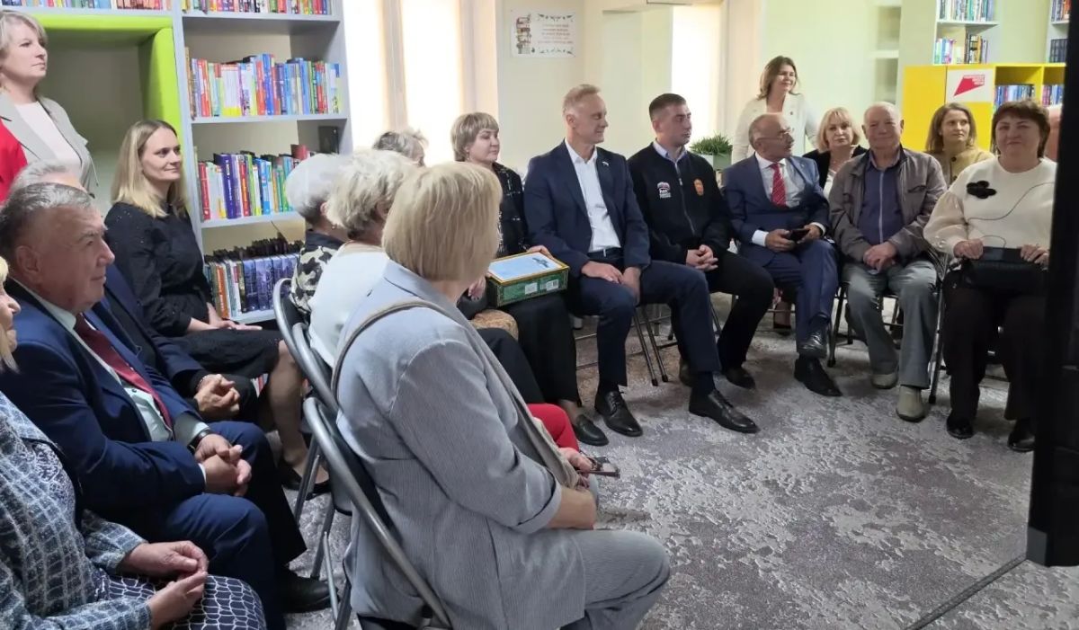 В селе Верхняя Санарка состоялось открытие библиотеки-филиала № 5, которая вошла в число модельных библиотек национального проекта «Семья» В селе Верхняя Санарка состоялось открытие библиотеки-филиала № 5, которая вошла в число модельных библиотек национального проекта «Семья»