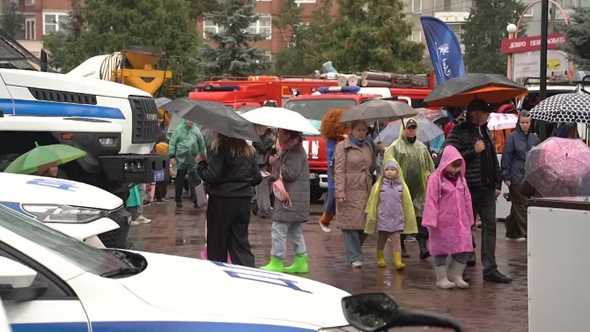 Смотрите в нашем видео, как прошёл этот яркий и насыщенный день в парке имени Ю.А. Гагарина!