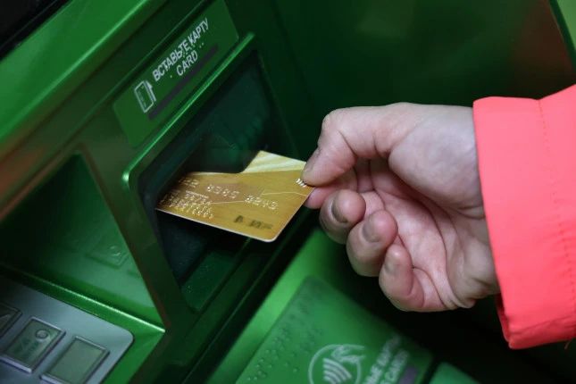 В августе 2026 года в Челябинской области было выдано 40,17 тысячи кредитных карт с общим лимитом 4,14 млрд рублей
