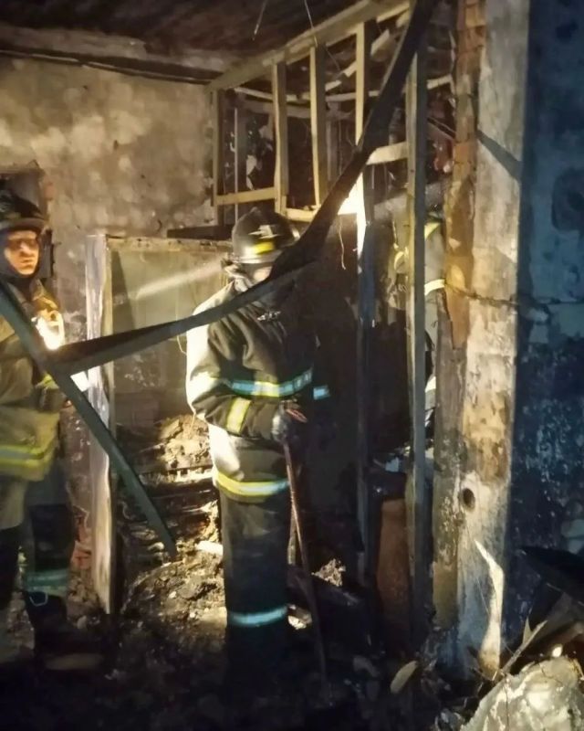 В поселке Копейска из-за обогревателя сгорела квартира и пострадала женщина В поселке Копейска из-за обогревателя сгорела квартира и пострадала женщина