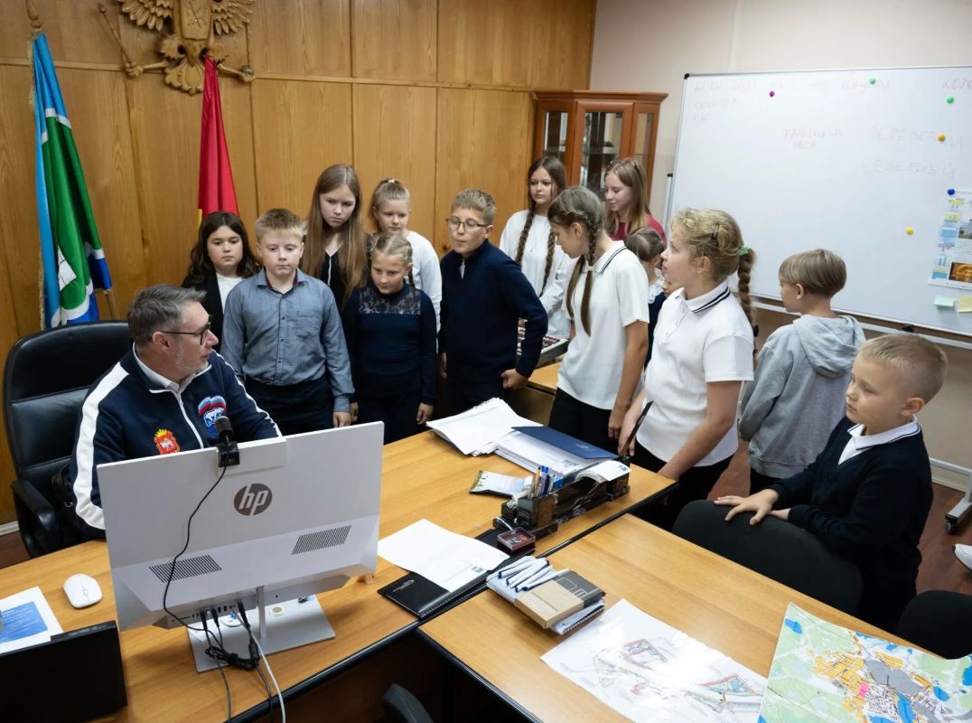 В Кыштыме провели Единый профориентационный час для детей сотрудников администрации В Кыштыме провели Единый профориентационный час для детей сотрудников администрации