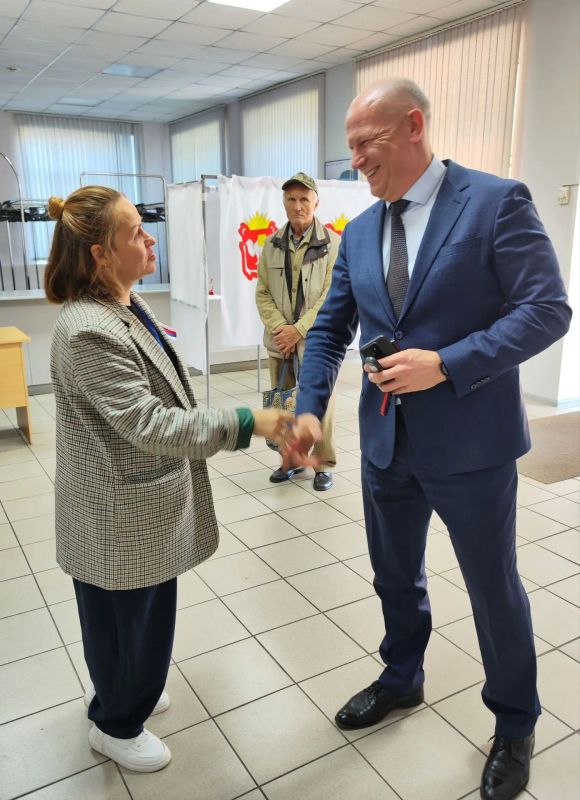 «Голосую лично, по многолетней традиции»: Александр Гриб принял участие в выборах «Голосую лично, по многолетней традиции»: Александр Гриб принял участие в выборах