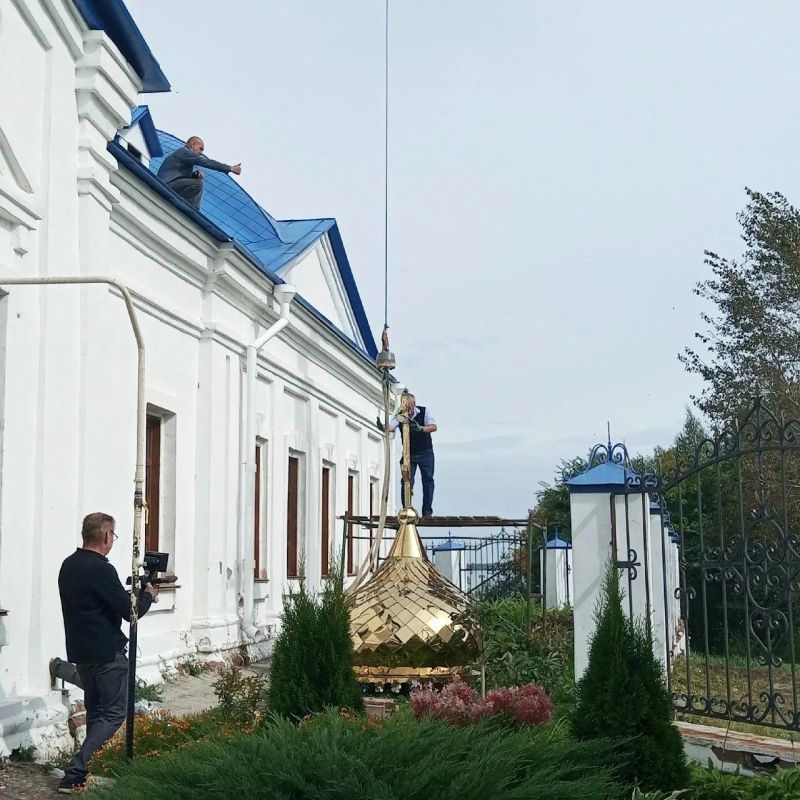 В Кунашакском округе установили снесенный ураганом купол храма В Кунашакском округе установили снесенный ураганом купол храма