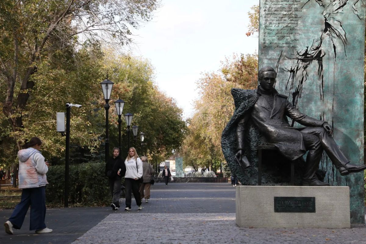В Магнитогорске завершено благоустройство сквера имени М.Ю. Лермонтова В Магнитогорске завершено благоустройство сквера имени М.Ю. Лермонтова