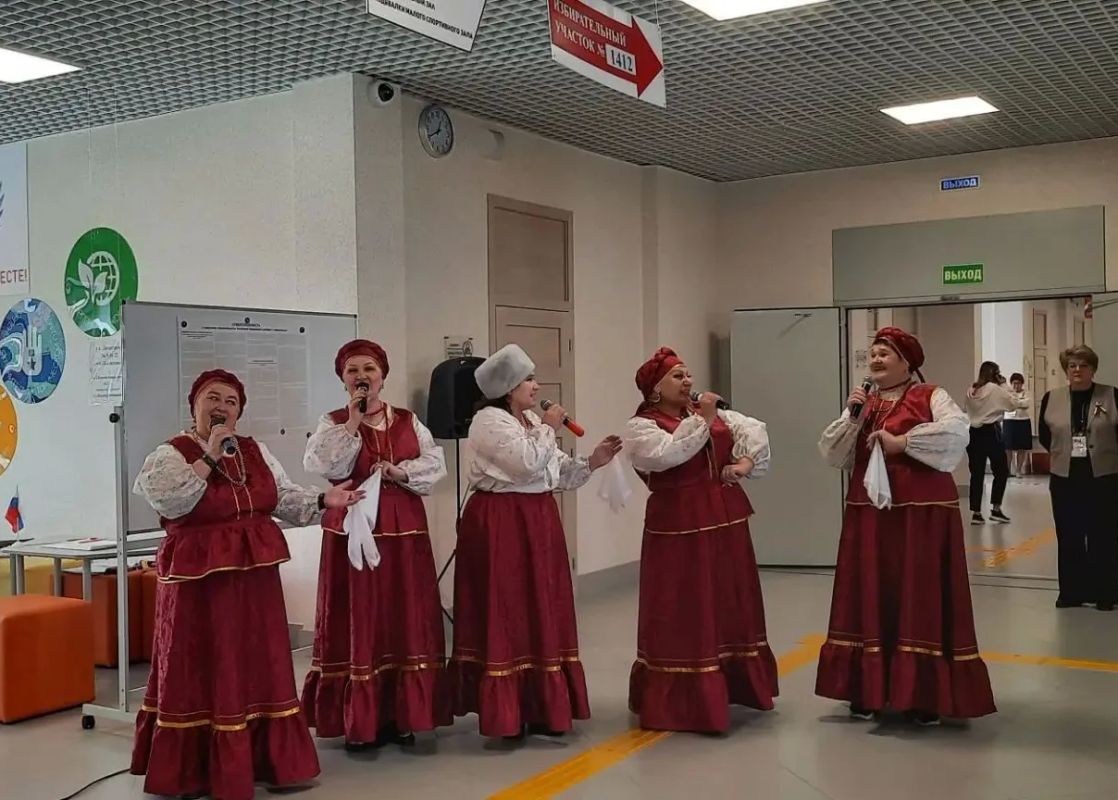 ПРАЗДНИК НА УЧАСТКАХ: ГОЛОСОВАНИЕ В РИТМЕ НАРОДНЫХ ГУЛЯНИЙ ПРАЗДНИК НА УЧАСТКАХ: ГОЛОСОВАНИЕ В РИТМЕ НАРОДНЫХ ГУЛЯНИЙ