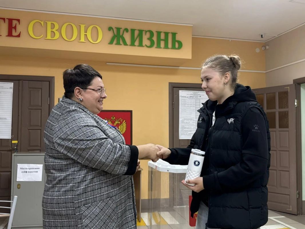 Баскетболистка «Славянки-ЧКПЗ» Дарья Вишнякова впервые проголосовала на выборах Баскетболистка «Славянки-ЧКПЗ» Дарья Вишнякова впервые проголосовала на выборах