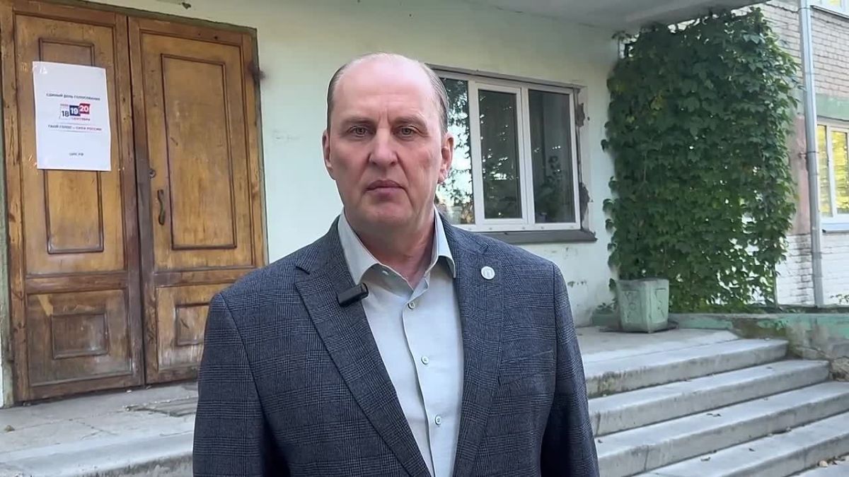 Председатель комиссии Общественной палаты Челябинской области по вопросам безопасности, взаимодействию с правоохранительными органами и реестровым казачеством Евгений Савченко проголосовал на выборах в Госдуму