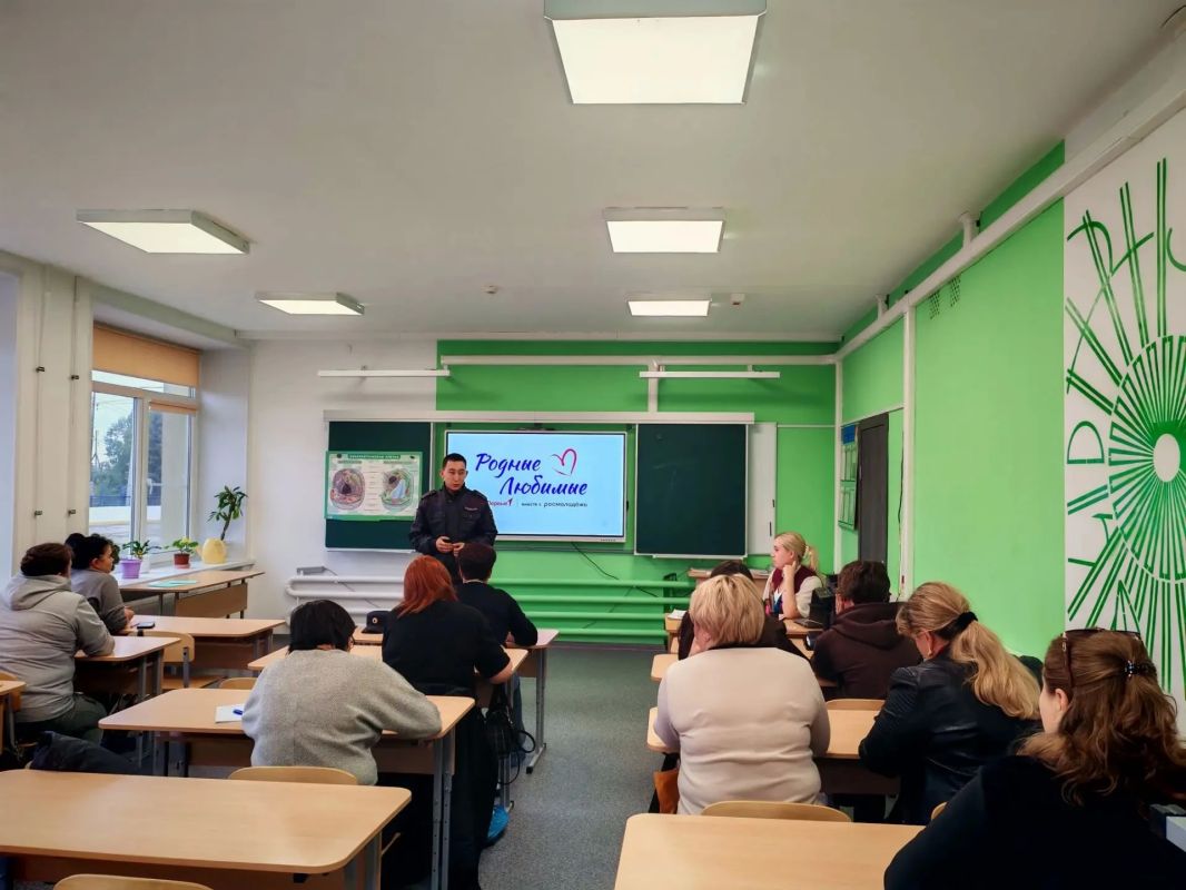 В Челябинской области в рамках ОПМ «Подросток» — «Семья — образование» полицейские проводят комплексную профилактическую работу с несовершеннолетними и их родителями В Челябинской области в рамках ОПМ «Подросток» — «Семья — образование» полицейские проводят комплексную профилактическую работу с несовершеннолетними и их родителями