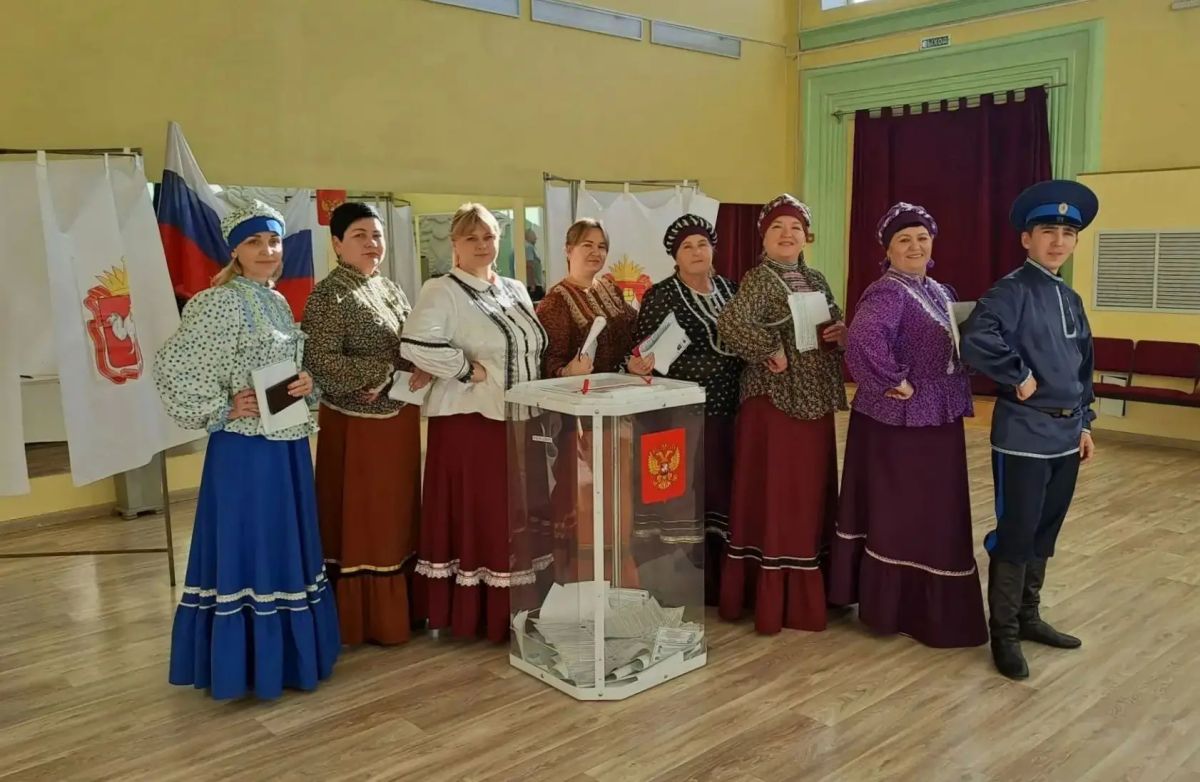 ПРАЗДНИК НА УЧАСТКАХ: ГОЛОСОВАНИЕ В РИТМЕ НАРОДНЫХ ГУЛЯНИЙ ПРАЗДНИК НА УЧАСТКАХ: ГОЛОСОВАНИЕ В РИТМЕ НАРОДНЫХ ГУЛЯНИЙ