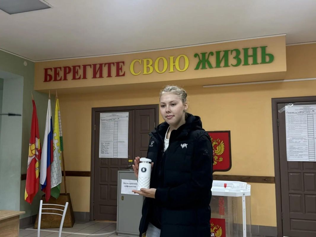 Баскетболистка «Славянки-ЧКПЗ» Дарья Вишнякова впервые проголосовала на выборах Баскетболистка «Славянки-ЧКПЗ» Дарья Вишнякова впервые проголосовала на выборах