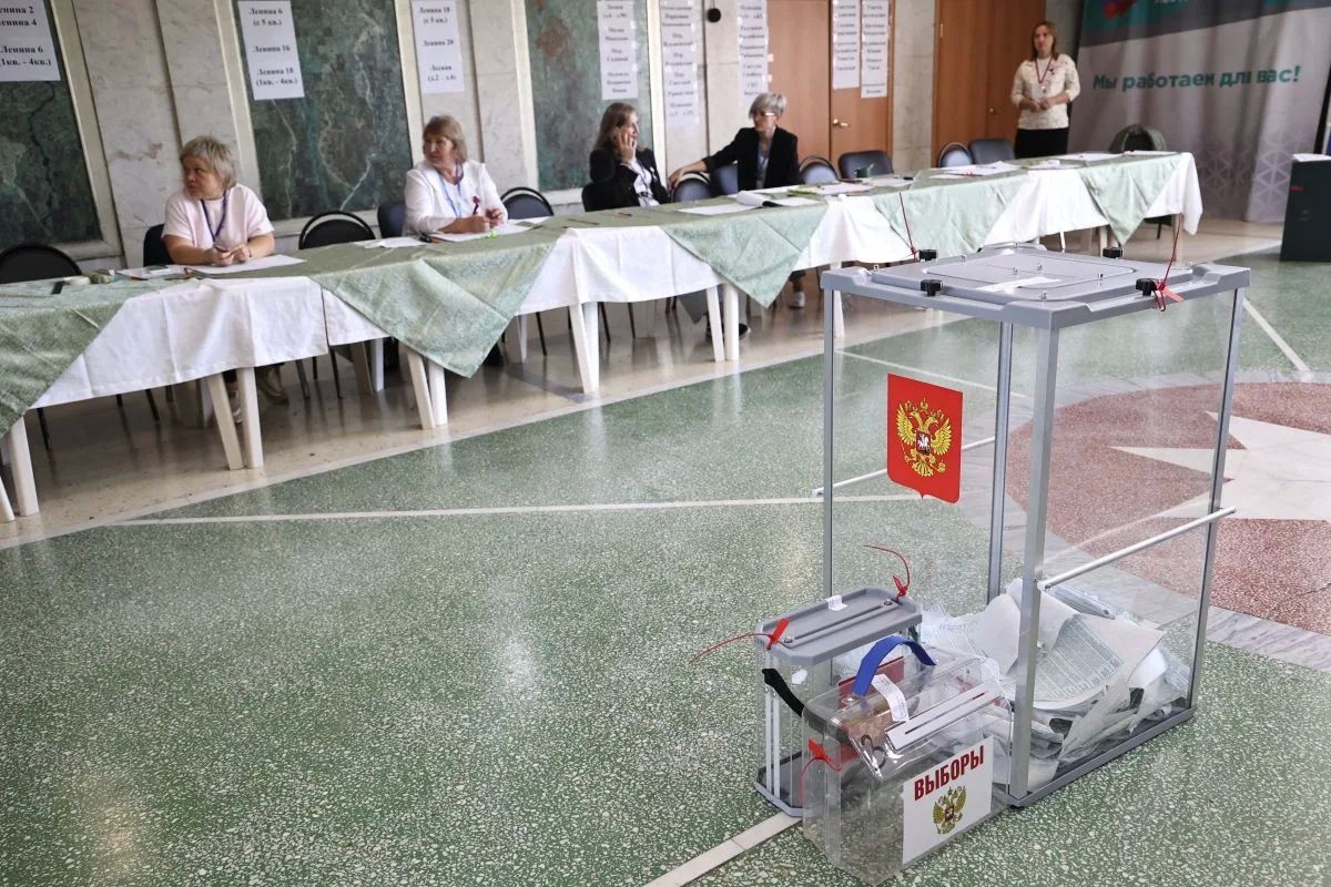 В Карабаше на избирательном участке вручили свидетельство о рождении