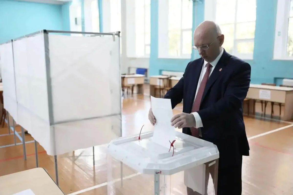 Председатель правительства Челябинской области Иван Куцевляк проголосовал на выборах