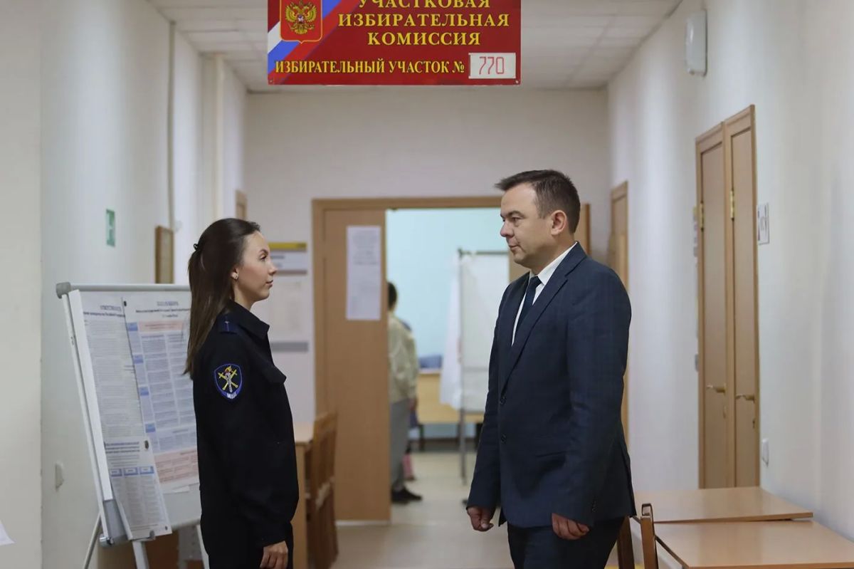 Полицейские Челябинской области обеспечили правопорядок и безопасность южноуральцев на избирательных участках Полицейские Челябинской области обеспечили правопорядок и безопасность южноуральцев на избирательных участках