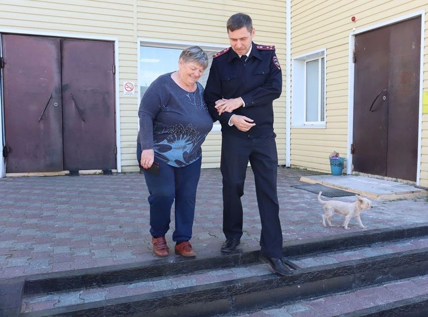 Полицейские Челябинской области обеспечили правопорядок и безопасность южноуральцев на избирательных участках Полицейские Челябинской области обеспечили правопорядок и безопасность южноуральцев на избирательных участках