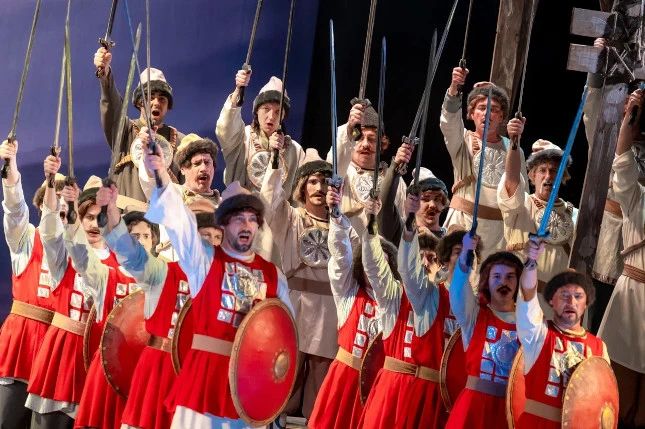 Челябинский театр оперы и балета открыл 70-й сезон