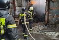 В Челябинске на пожаре в автосервисе пострадал мужчина
