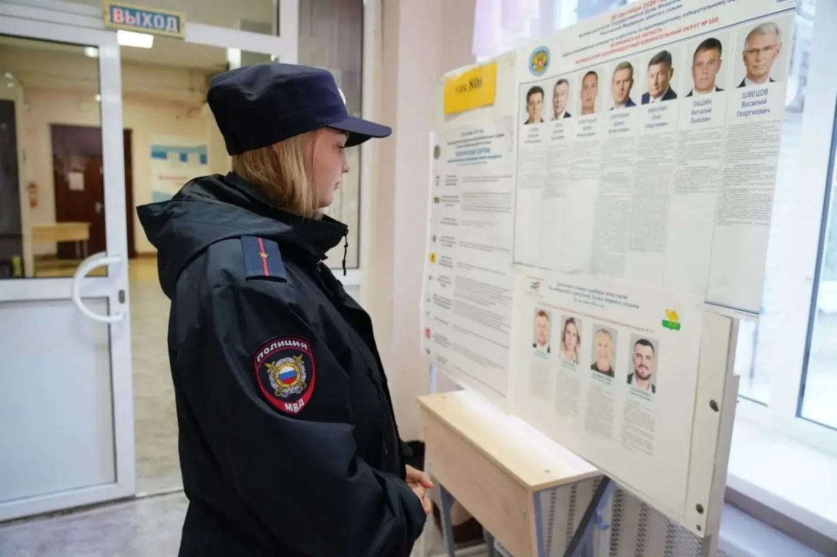 Свыше 14 тысяч полицейских работали избирательных участках Челябинской области