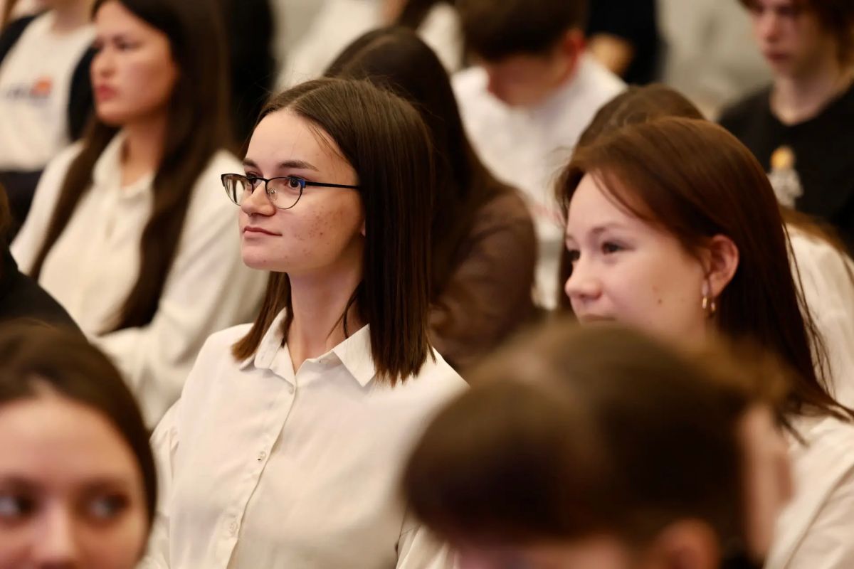 Как распознать дипфейк и не попасться на уловки ИИ? Как распознать дипфейк и не попасться на уловки ИИ?