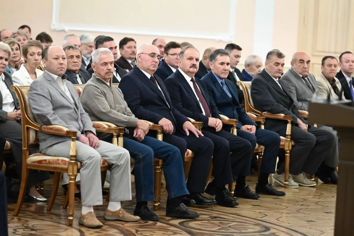 Алексей Текслер вручил государственные и областные награды Алексей Текслер вручил государственные и областные награды