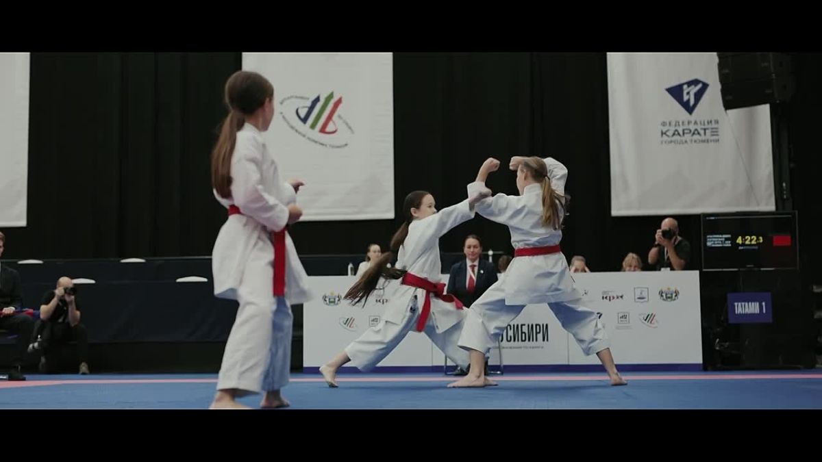 Жара на сибирском татами!. В Тюмени прошли Всероссийские соревнования по каратэ «Первый в Сибири» За три дня на татами СК «Центральный» вышли более 1300 спортсменов из 24 регионов России, а честь Тюменской области защищали...
