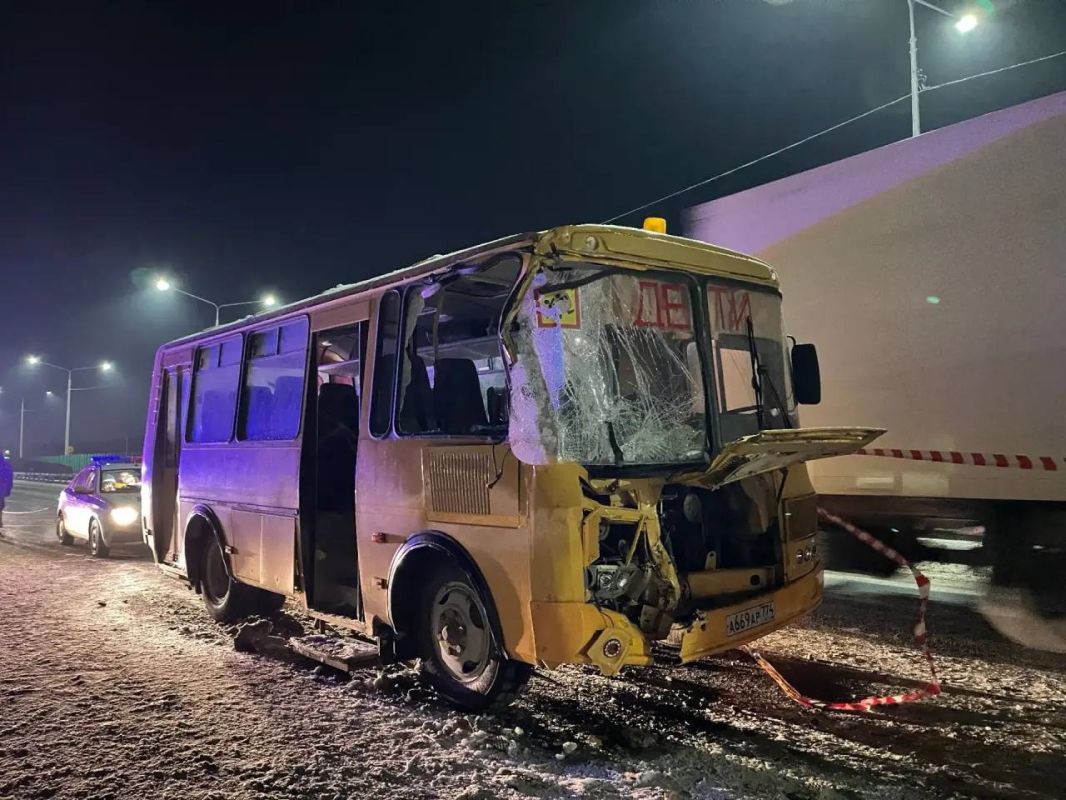 Почти 300 тысяч рублей выплатят школьникам после аварии с автобусом в Челябинской области Почти 300 тысяч рублей выплатят школьникам после аварии с автобусом в Челябинской области