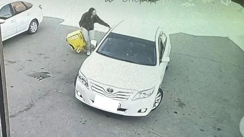В Чебаркуле полицейские задержали девушку, ставшую орудием мошенников и вскрывшую два сейфа