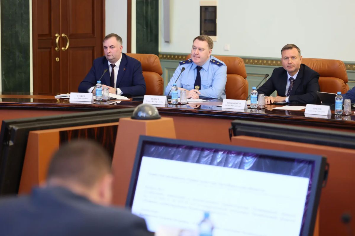 Алексей Текслер открыл первое заседание правительства региона в новом составе Алексей Текслер открыл первое заседание правительства региона в новом составе