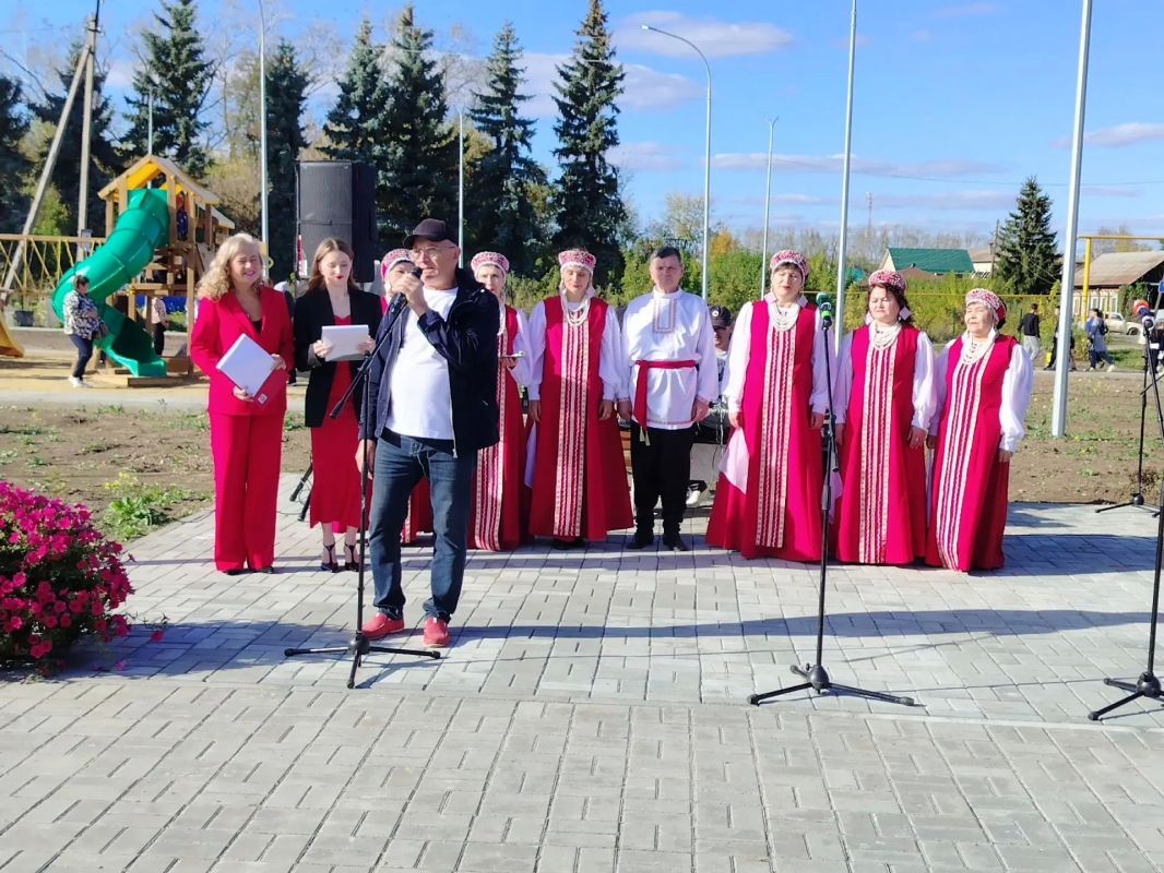 В селе Тюбук Каслинского округа открыли набережную на берегу реки Синара В селе Тюбук Каслинского округа открыли набережную на берегу реки Синара