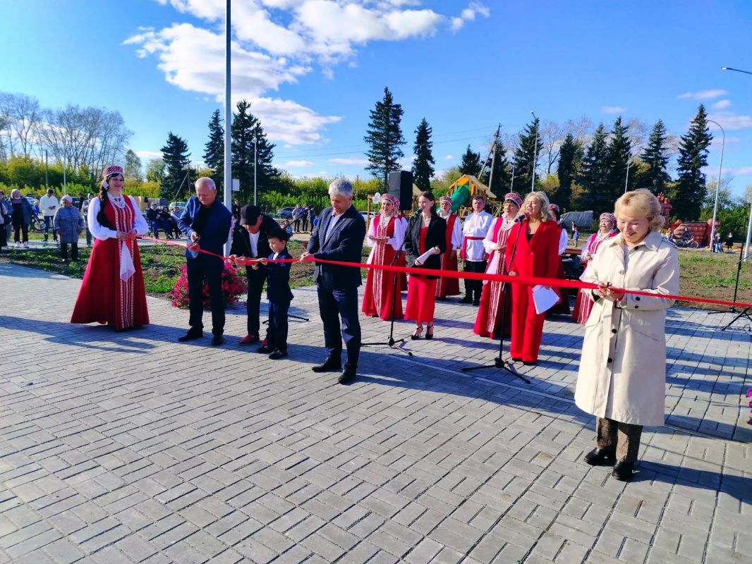 В селе Тюбук Каслинского округа открыли набережную на берегу реки Синара В селе Тюбук Каслинского округа открыли набережную на берегу реки Синара