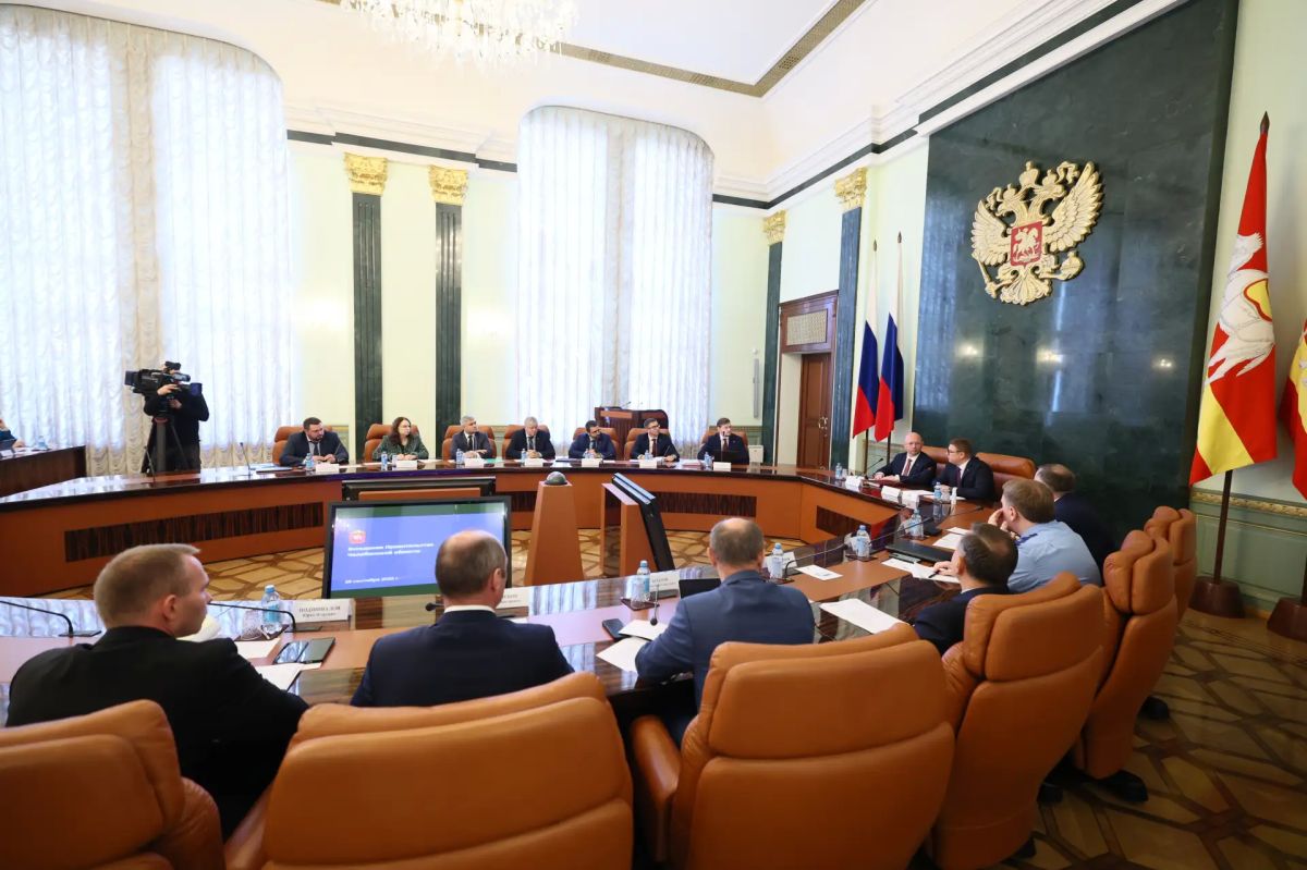 Алексей Текслер открыл первое заседание правительства региона в новом составе Алексей Текслер открыл первое заседание правительства региона в новом составе