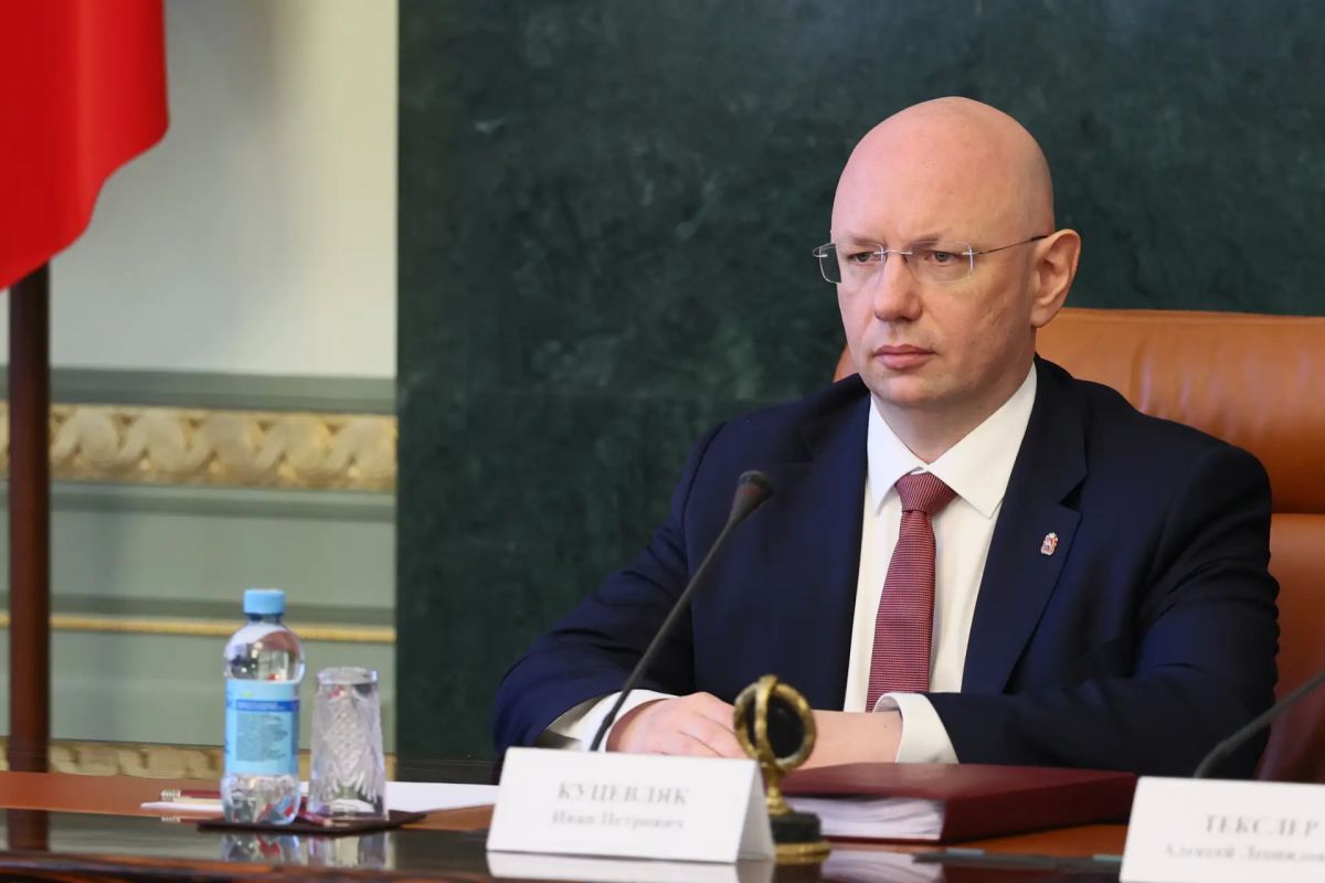 Алексей Текслер открыл первое заседание правительства региона в новом составе Алексей Текслер открыл первое заседание правительства региона в новом составе