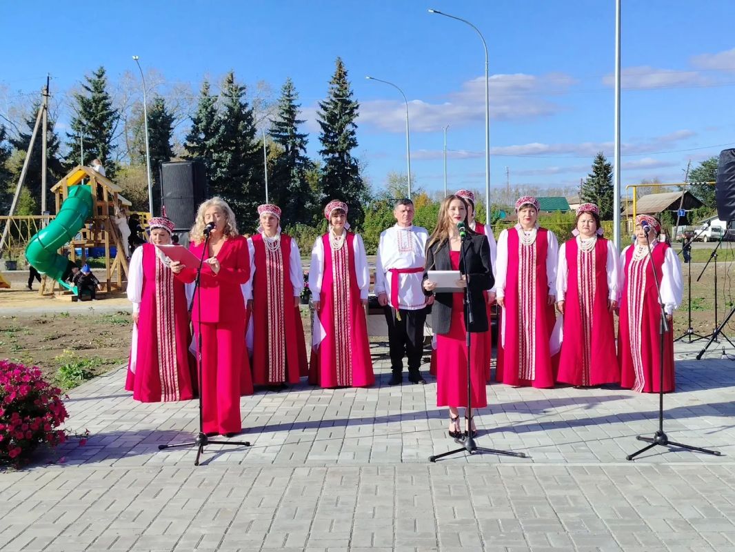 В селе Тюбук Каслинского округа открыли набережную на берегу реки Синара В селе Тюбук Каслинского округа открыли набережную на берегу реки Синара