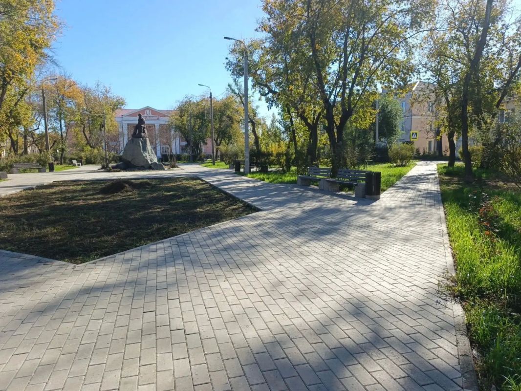 В Копейске завершаются работы по благоустройству скверов и пешеходных зон В Копейске завершаются работы по благоустройству скверов и пешеходных зон