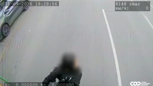 Школьница зацепилась за кузов автобуса и проехала остановку в Челябинске