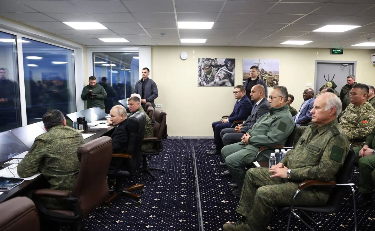 Артём Жога: Встретили в Уральском федеральном округе Верховного главнокомандующего Артём Жога: Встретили в Уральском федеральном округе Верховного главнокомандующего